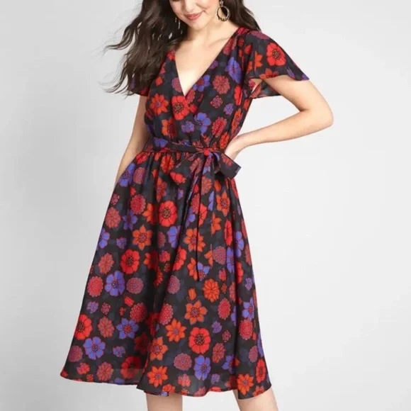 Anthropologie | Dresses | Anthropologie Floral Flutter Sleeves Midi Dress  Underlining Size Medium | Poshmark